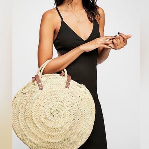 Free People Handbags - Free People Marrakech Straw & Leather Round Tote
